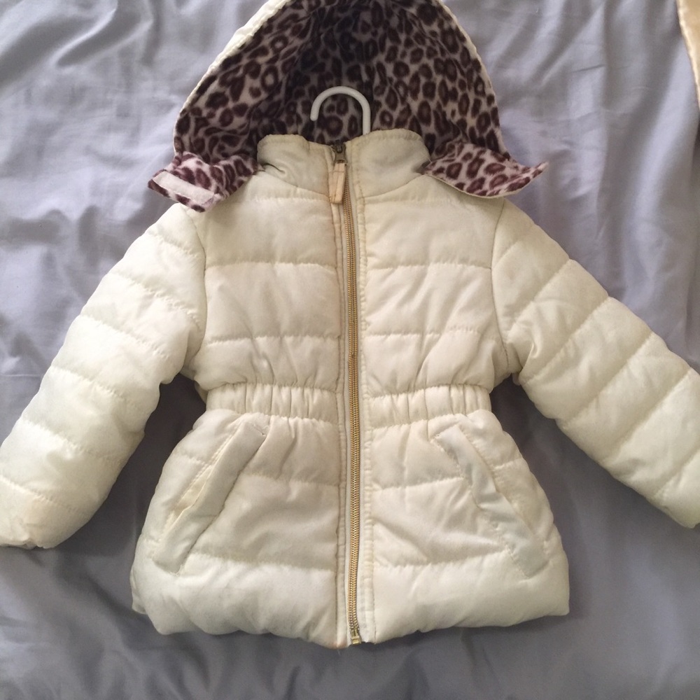 Cream/white puff coat